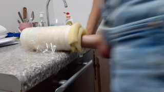 Парень с большим хуем запер подсобку и накачал спермой искусственный анус