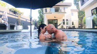 Johnny Sins – Incredible Pool Sex